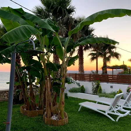 בית נופש Beachfront Katerina Mare Retreat