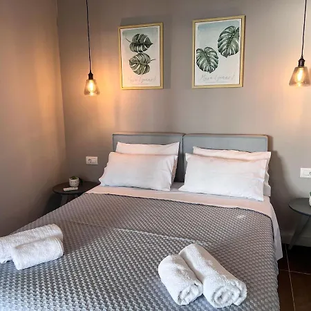 Vakantiehuis Beachfront Katerina Mare Retreat *